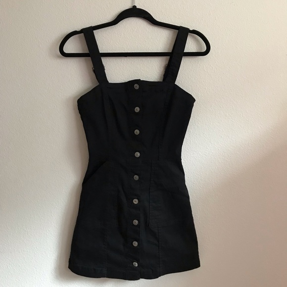 H&M Dresses & Skirts - NWT modern H&M sleeveless button down dress ✨